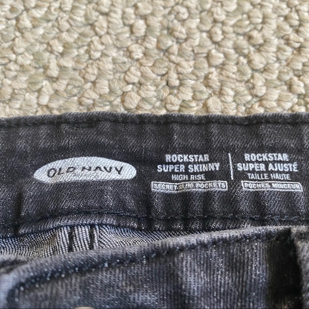 Old Navy Rockstar Super Skinny High-rise Jeans - Picture 3 of 4